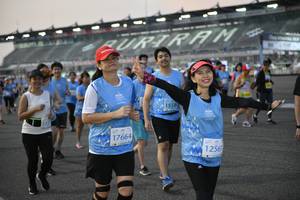 BIB: 0221, 53366
                            <button type="button" onclick="openModal(10465031)" class="btn btn-primary btn-sm float-right btn-popup" data-toggle="modal" data-target=".modal-high-quality">
                        <i class="fas fa-shopping-cart"></i> Add to Cart
                    </button>
                                            <button type="button" onclick="isThisMe(10465031, true)" class="btn btn-success btn-sm float-right btn-popup btn-isme hidden" data-toggle="tooltip" data-placement="bottom" title="นี่คือรูปของคุณใช่ไหม คลิกที่นี่เพื่อเอาเข้าอัลบั้ม">
                        <i class="fas fa-plus"></i> Add to album
                    </button>
                    <button type="button" onclick="isThisMe(10465031, false)" class="btn btn-warning btn-sm float-right btn-popup btn-isnotme hidden">
                        <i class="fas fa-ban"></i> Remove from album
                    </button>